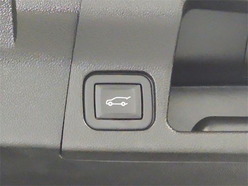 Used 2023 GMC Acadia AT4 image 31