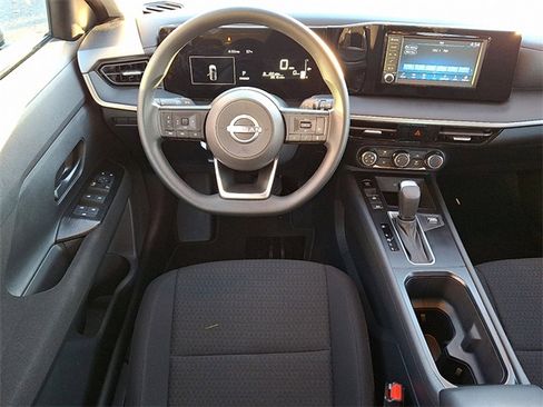 Used 2025 Nissan Kicks S image 11