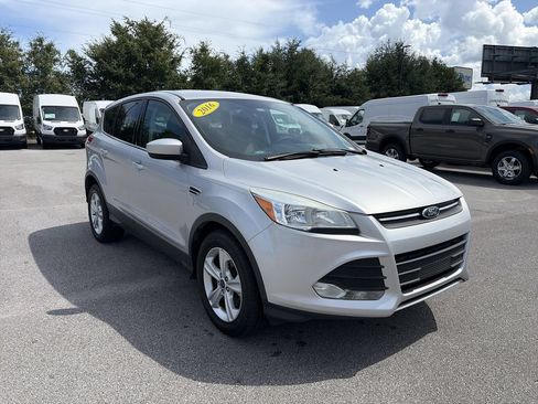 Used 2016 Ford Escape SE FWD image 9