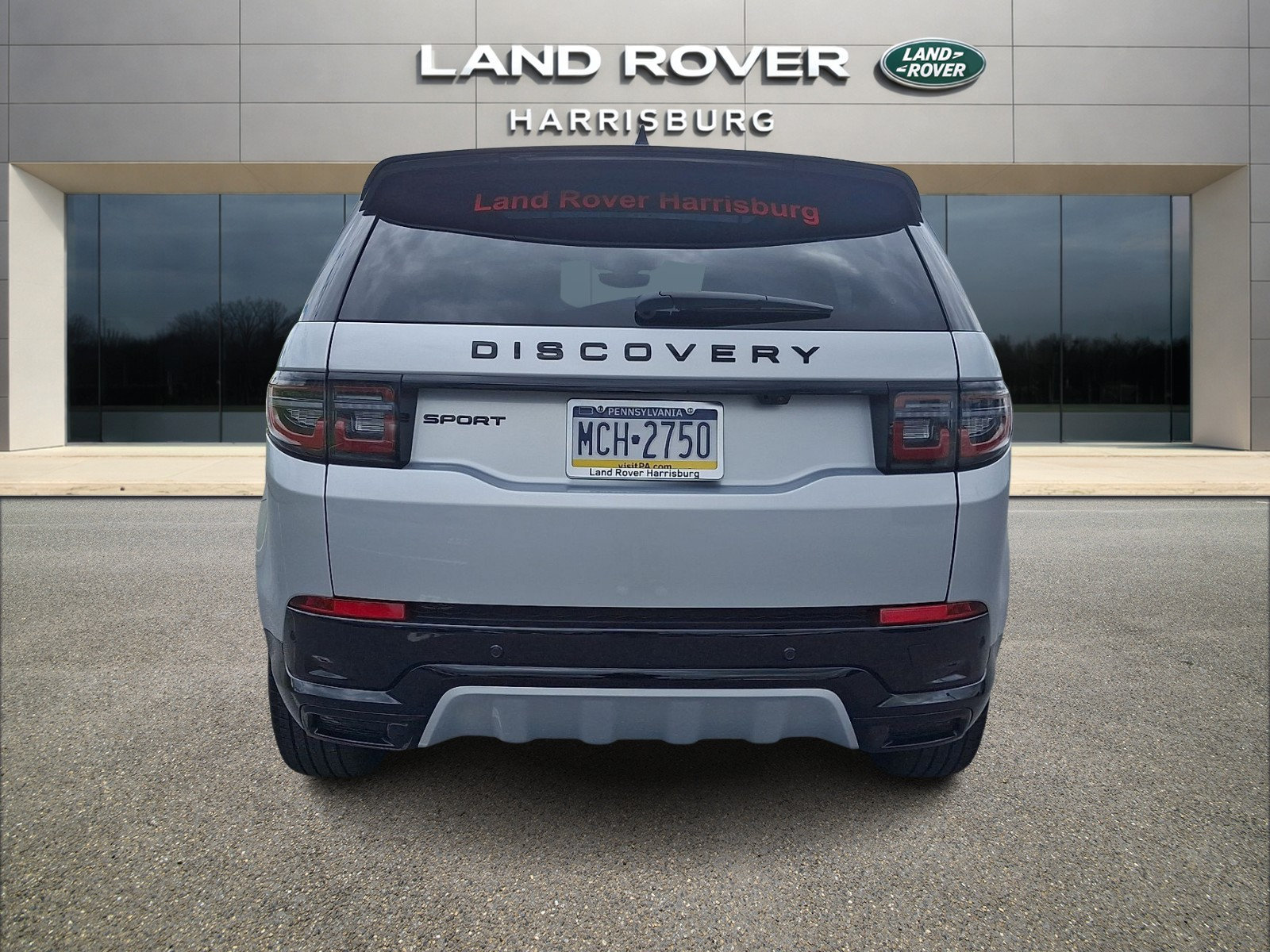 Used 2025 Land Rover Discovery Sport Dynamic SE AWD/4WD image 3