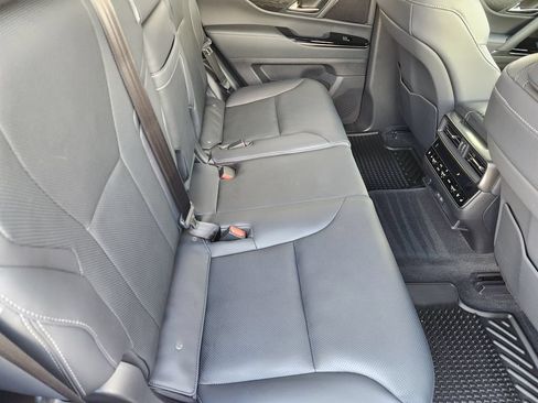 Used 2026 Lexus LX 600 4WD w/ Appearance Package image 32