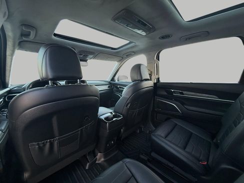 Used 2022 Kia Telluride SX w/ SX Prestige Package image 32