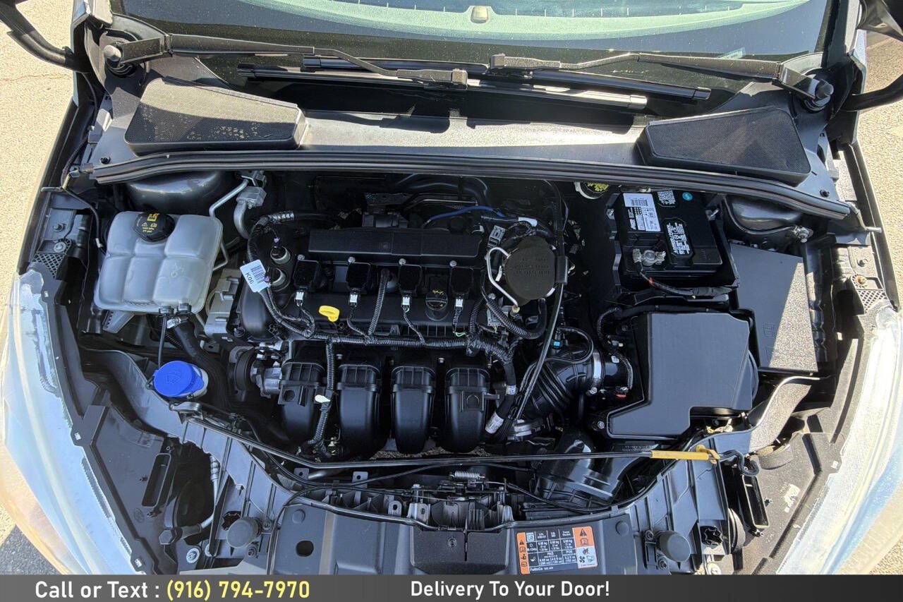 Used 2015 Ford Focus SE FWD image 12