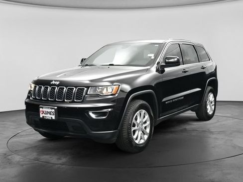Used 2022 Jeep Grand Cherokee Laredo E AWD/4WD image 6