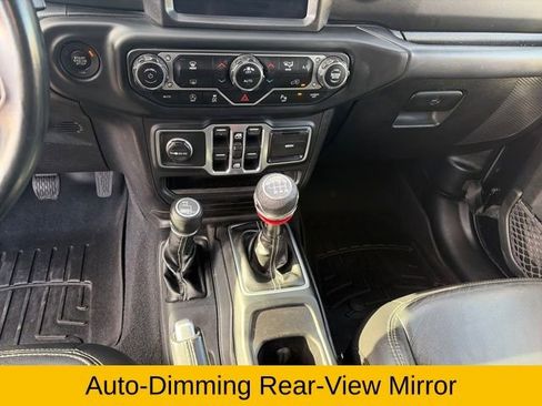 Used 2018 Jeep Wrangler Unlimited Sahara image 30