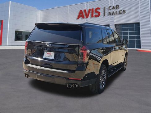 Used 2025 Chevrolet Suburban Z71 image 6