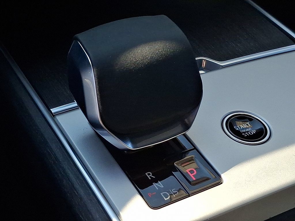 New 2026 Land Rover Range Rover SE AWD/4WD image 13