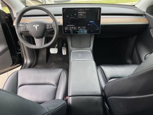 Used 2021 Tesla Model Y Long Range image 9