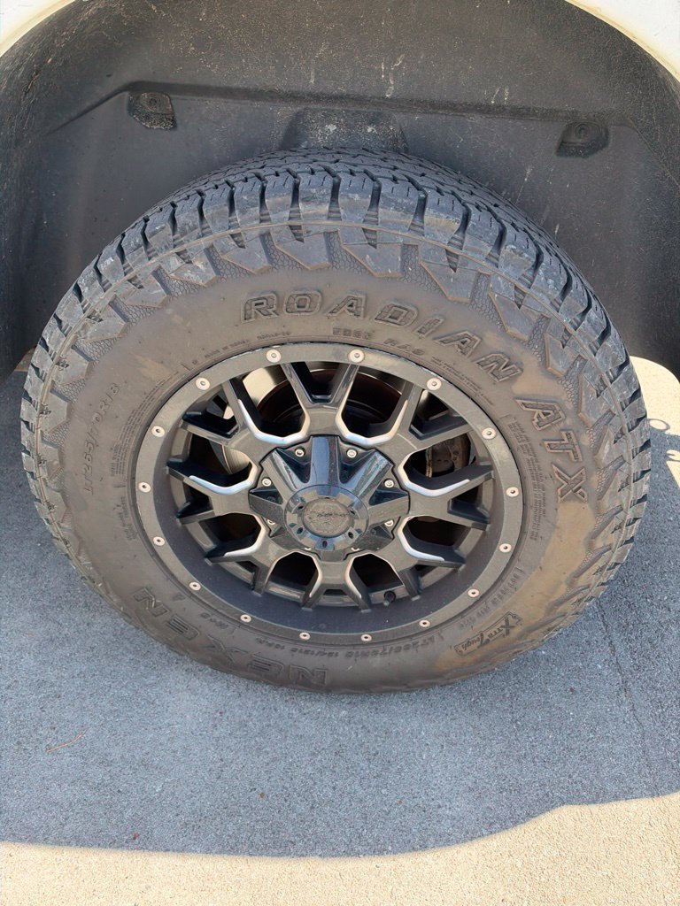 Used 2016 RAM 1500 4x4 Crew Cab w/ Chrome Appearance Group image 13