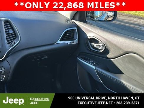 Used 2022 Jeep Cherokee Latitude w/ Sun & Sound Group image 23