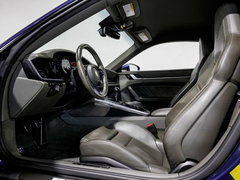 Used 2021 Porsche 911 Carrera S image 24