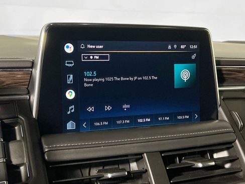 Used 2022 Chevrolet Suburban LT image 28