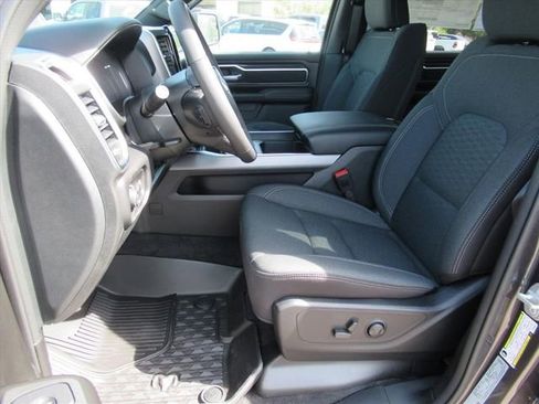 New 2026 RAM 1500 4x4 Crew Cab image 16