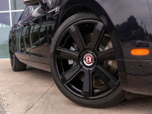 Used 2018 Bentley Flying Spur S V8 AWD/4WD image 2