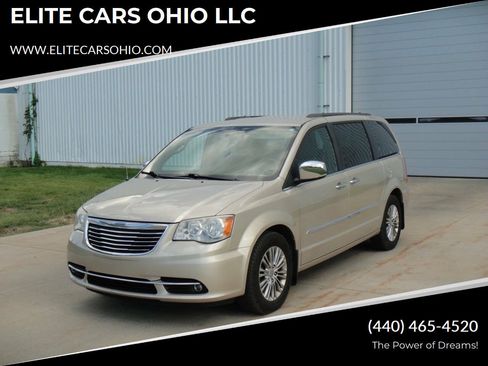 Used 2013 Chrysler Town & Country Touring-L w/ Entertainment Group #2 FWD image 1