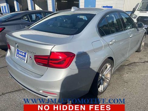 Used 2017 BMW 330i xDrive Sedan AWD/4WD image 3