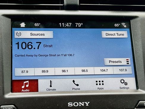 Used 2017 Ford Fusion Titanium FWD image 29