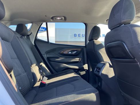 Used 2021 GMC Terrain SLE w/ Elevation Edition image 32