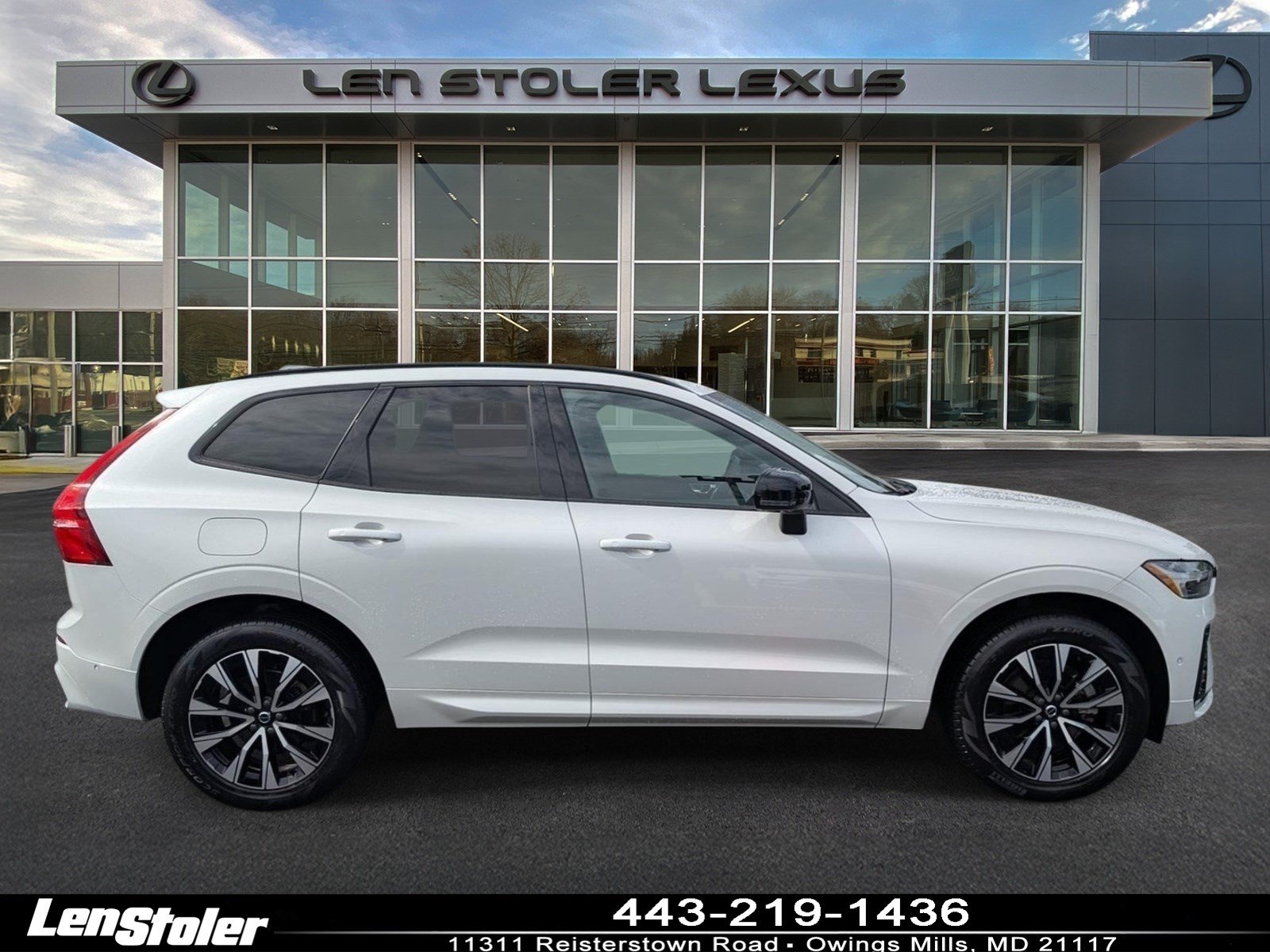 Used 2024 Volvo XC60 B5 Plus w/ Protection Package Premier AWD/4WD image 2