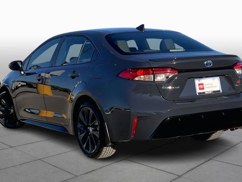 Used 2025 Toyota Corolla SE image 11