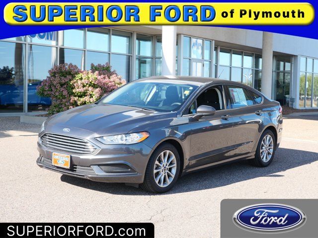 Certified 2017 Ford Fusion SE FWD image 1