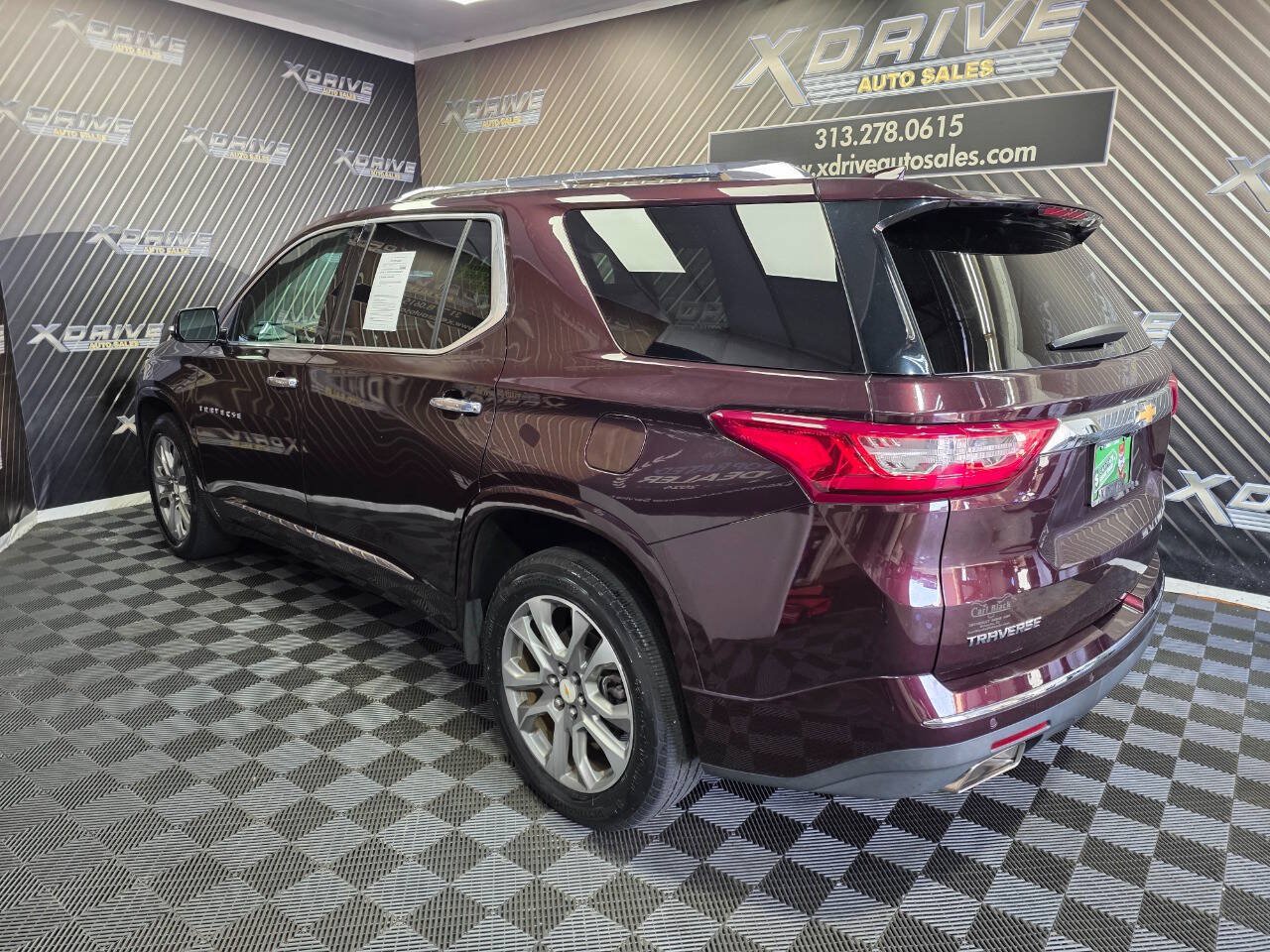 Used 2019 Chevrolet Traverse Premier w/ Driver Confidence II Package FWD image 8