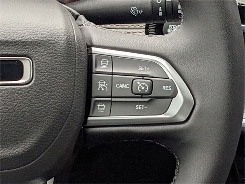 New 2025 Jeep Compass Limited image 17