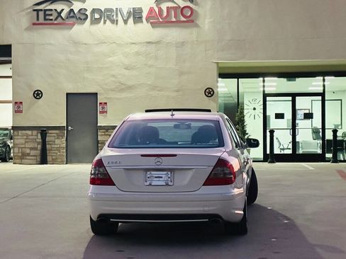 Used 2009 Mercedes-Benz E 350 E 350 4dr Sedan image 10