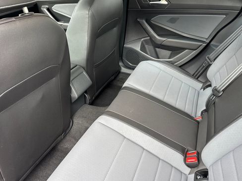 Used 2025 Volkswagen Jetta SE FWD image 25