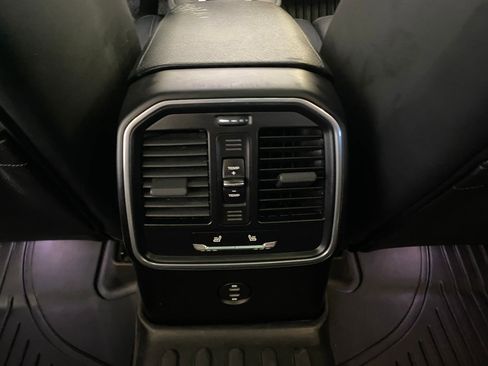 Used 2020 Porsche Macan image 29