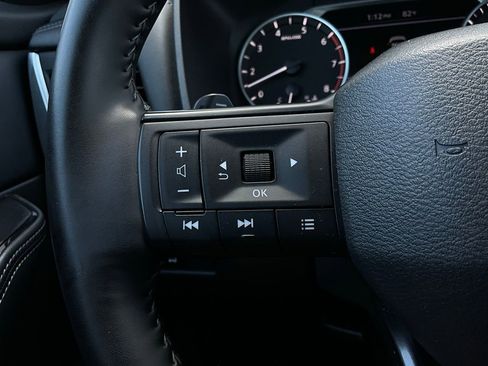 Used 2025 Nissan Rogue SV image 33