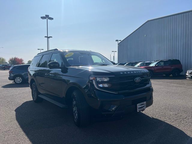 Used 2025 Ford Expedition Active AWD/4WD image 7