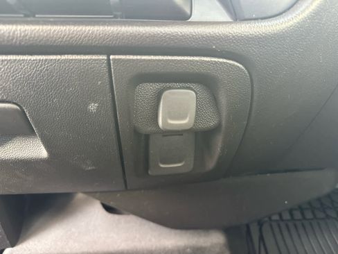 Used 2019 Chevrolet Silverado 2500 W/T image 24