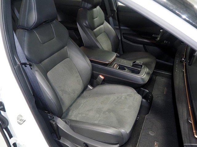 Used 2024 Nissan Ariya Evolve+ FWD image 2