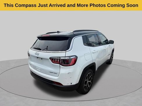Used 2024 Jeep Compass Limited AWD/4WD image 4
