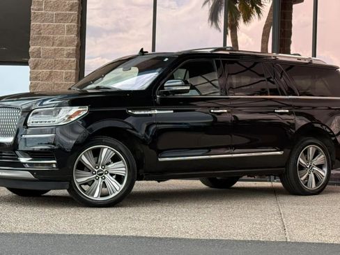 Used 2018 Lincoln Navigator L Reserve image 4