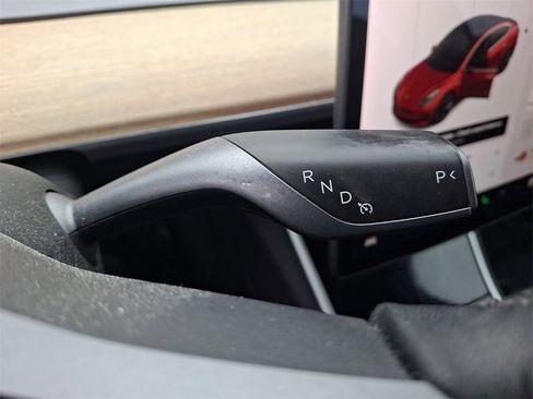 Used 2019 Tesla Model 3 Performance image 17