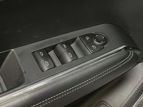 Used 2025 GMC Acadia Elevation FWD image 14