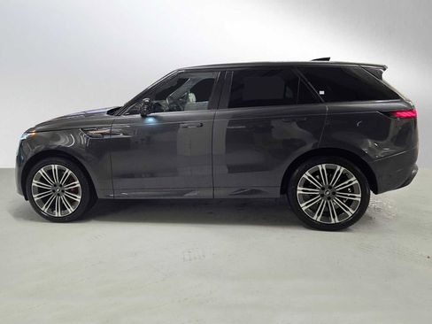Used 2023 Land Rover Range Rover Sport SE Dynamic image 2