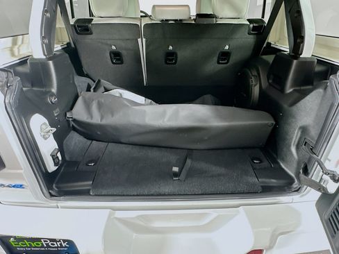 Used 2023 Jeep Wrangler Unlimited Sahara AWD/4WD image 29