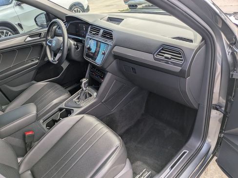 Used 2023 Volkswagen Tiguan SE R-Line FWD image 12