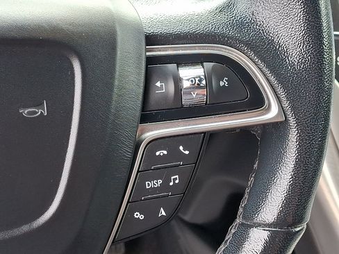 Used 2020 Lincoln Nautilus Premier AWD/4WD image 21