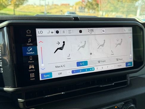 New 2025 Jeep Gladiator Sport image 19