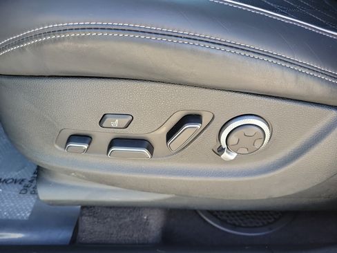 Used 2025 Genesis GV70 3.5T Sport w/ Sport Advanced Package image 11