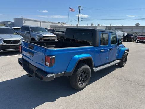 Used 2021 Jeep Gladiator Sport image 16