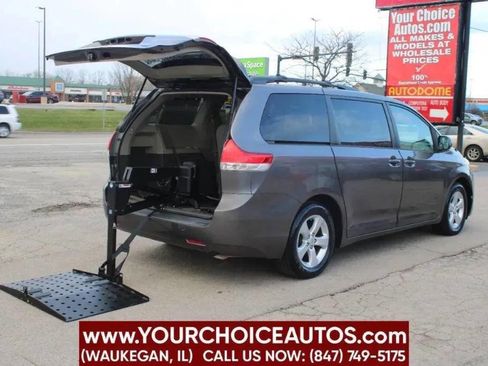 Used 2012 Toyota Sienna LE image 1