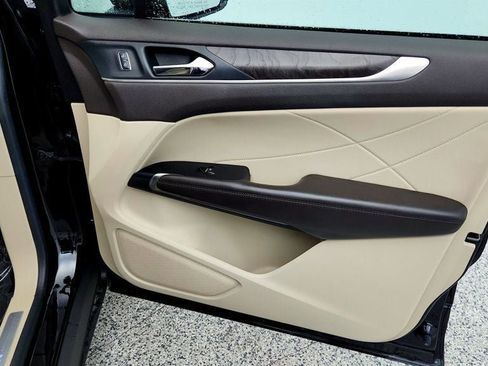 Used 2019 Lincoln MKC Reserve FWD image 26
