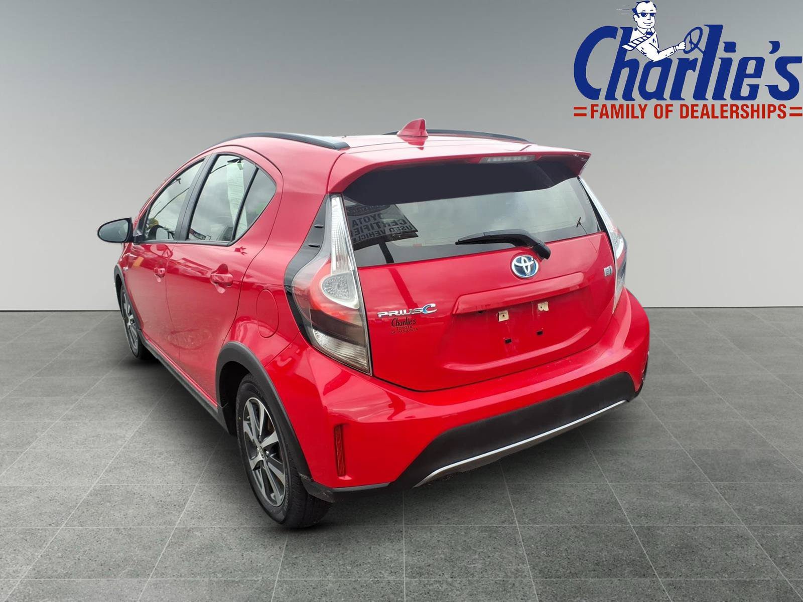 Used 2018 Toyota Prius C Two FWD image 5