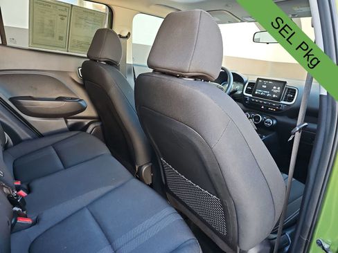 Used 2023 Hyundai Venue SEL FWD image 16