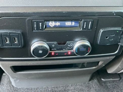 Used 2018 Ford Expedition Limited w/ Equipment Group 302A RWD image 17